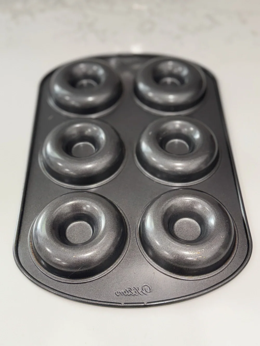 Genuine Wilton 6 Non Stick Donut Pan Full Size Baked Doughnut Mold 12.5
